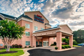 Fairfield Inn and Suites by Marriott Emporia I-95